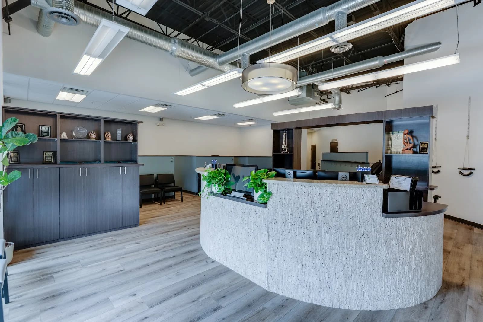 Welcome desk at Cool Springs Chiropractic in Franklin, TN